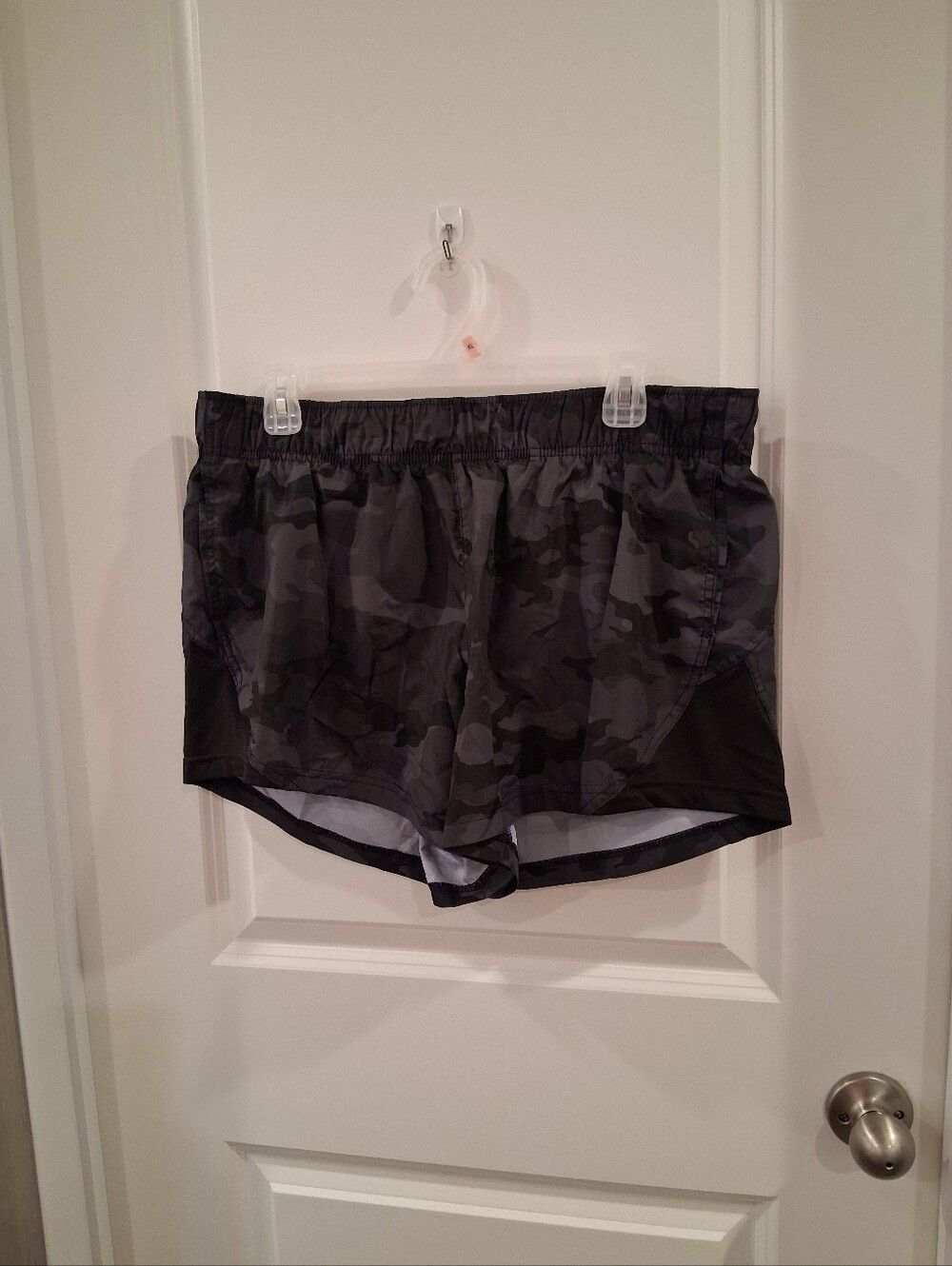 Athletic Works Women's Black and Gray Camo Athletic Shorts Size XL